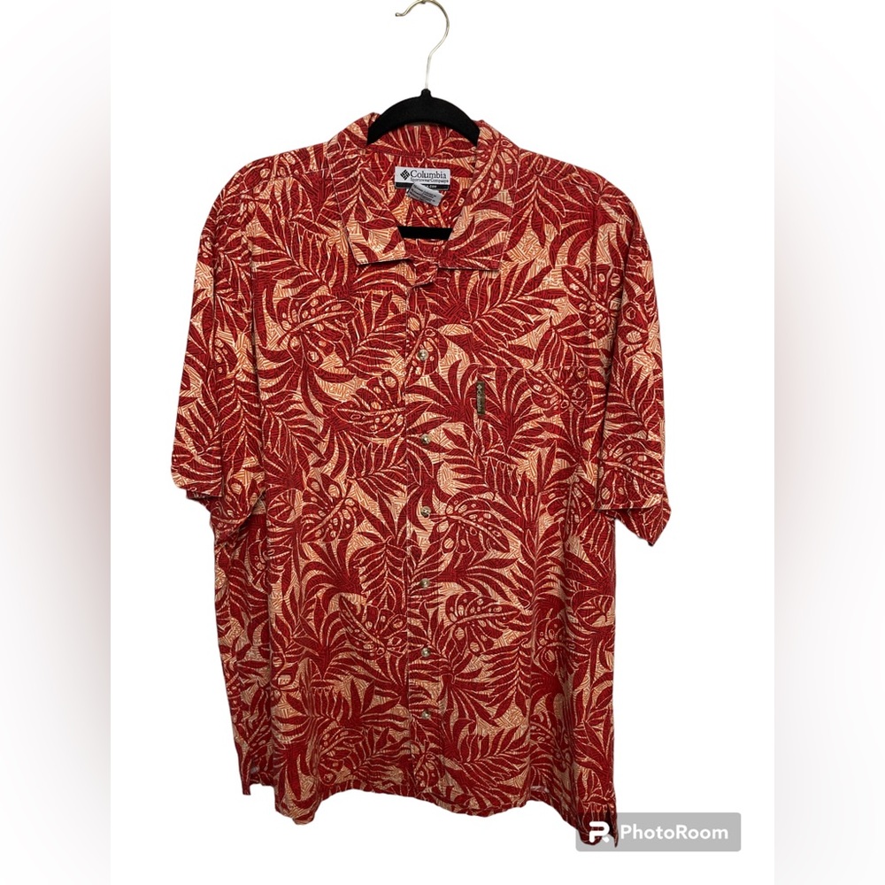 Columbia orange/red floral short sleeve button up shirt. XL